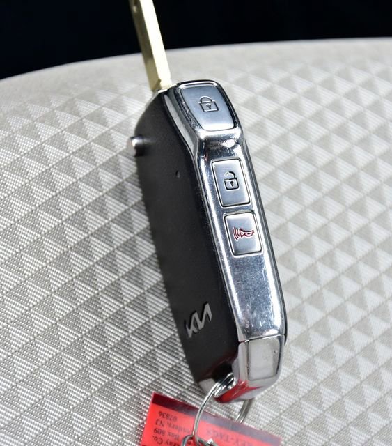 Certified 2024 Kia Soul LX w/ Option Group 015 image 25