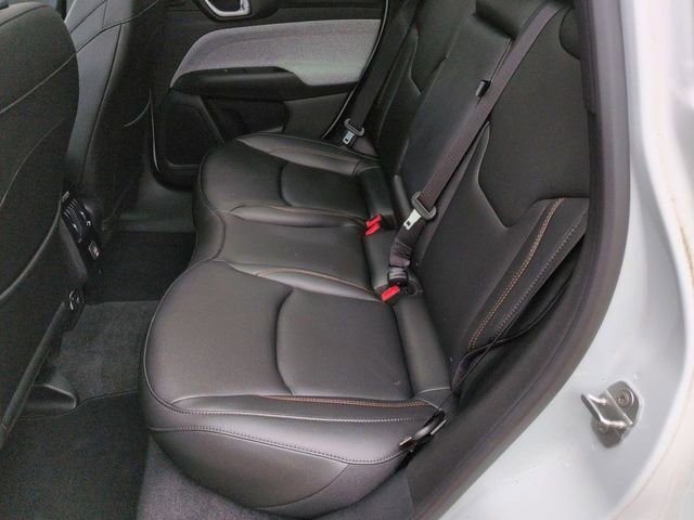 Used 2024 Jeep Compass Latitude w/ Sun and Sound Group AWD/4WD image 21