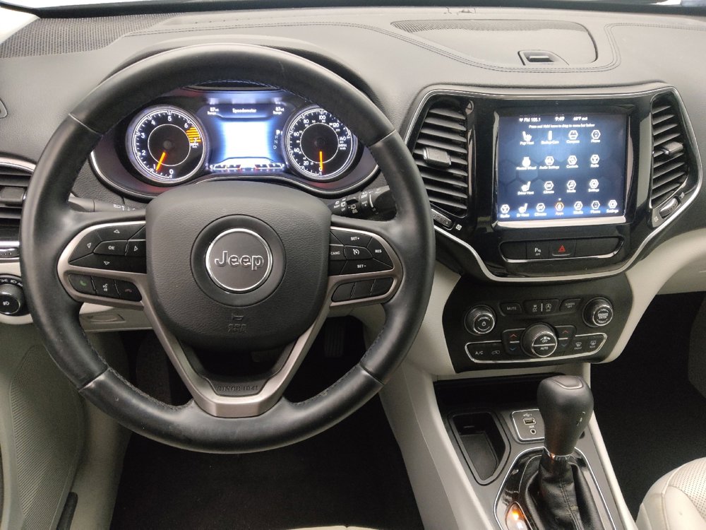 Used 2019 Jeep Cherokee Limited FWD image 22