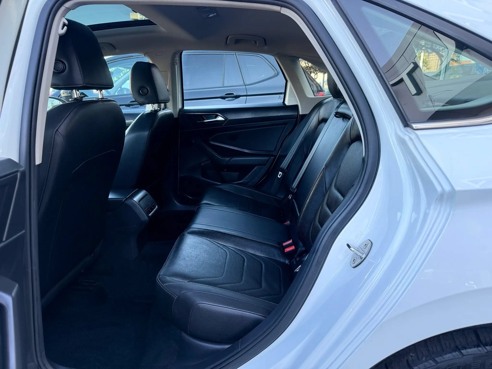 Used 2020 Volkswagen Jetta SEL Premium FWD image 28
