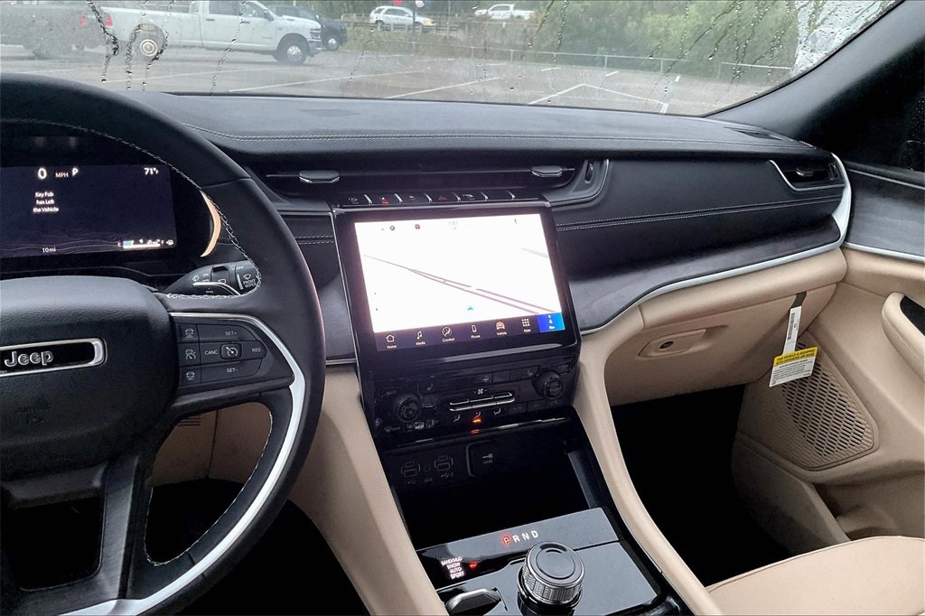 New 2025 Jeep Grand Cherokee Limited image 7