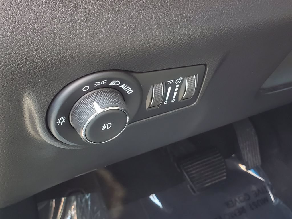 Used 2023 Jeep Compass Limited AWD/4WD image 10