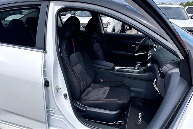 Certified 2025 Nissan Sentra SR w/ Lighting Package FWD image 28