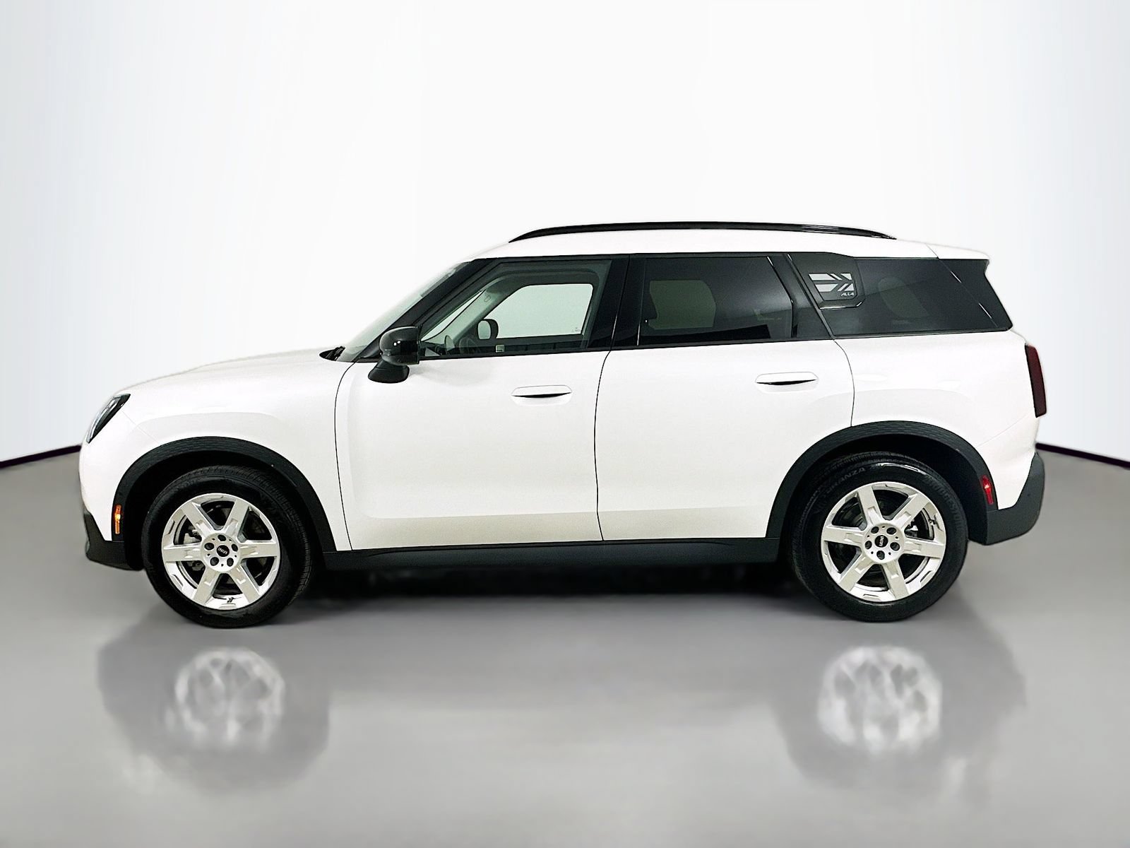 Used 2025 MINI Cooper Countryman S w/ Comfort Package Max AWD/4WD image 8