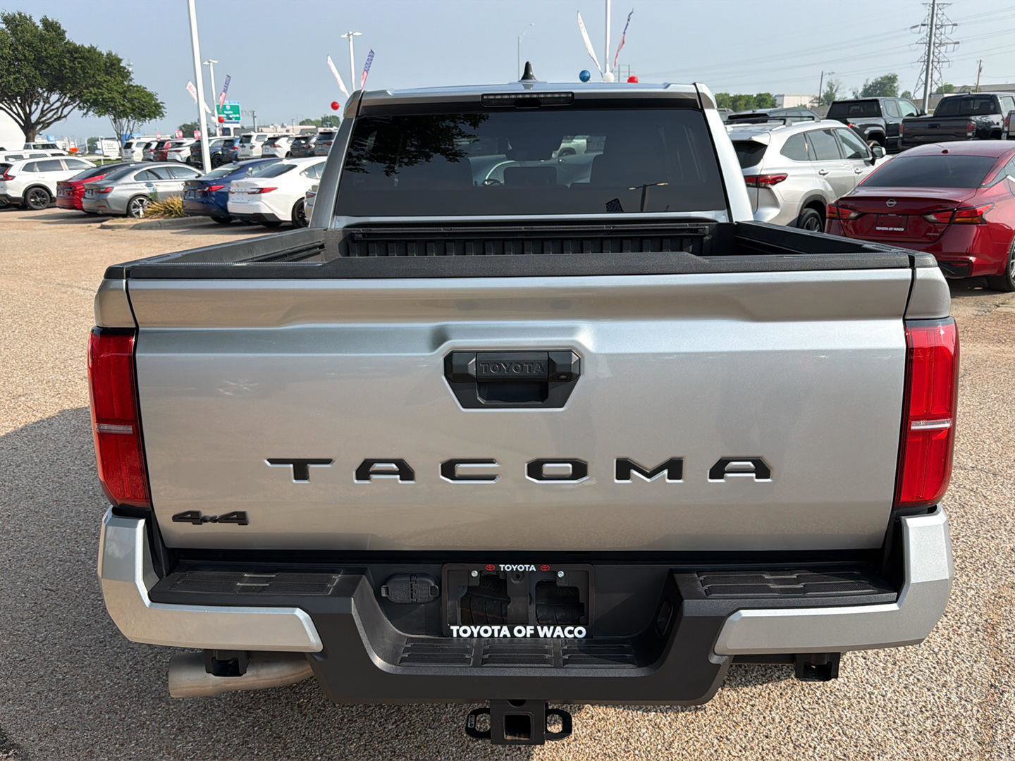 Used 2024 Toyota Tacoma TRD Off-Road AWD/4WD image 4