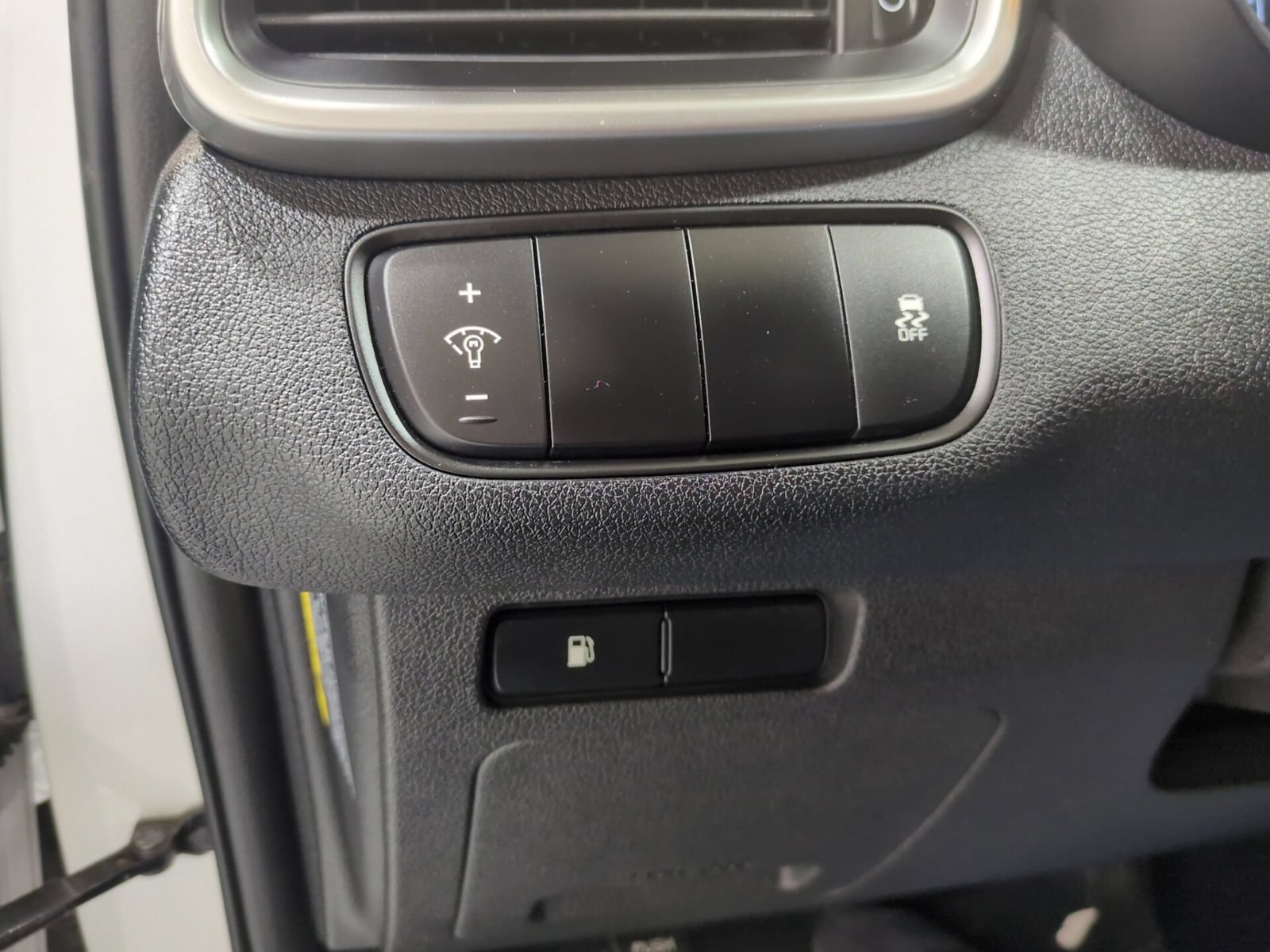 Used 2018 Kia Sorento AWD image 18