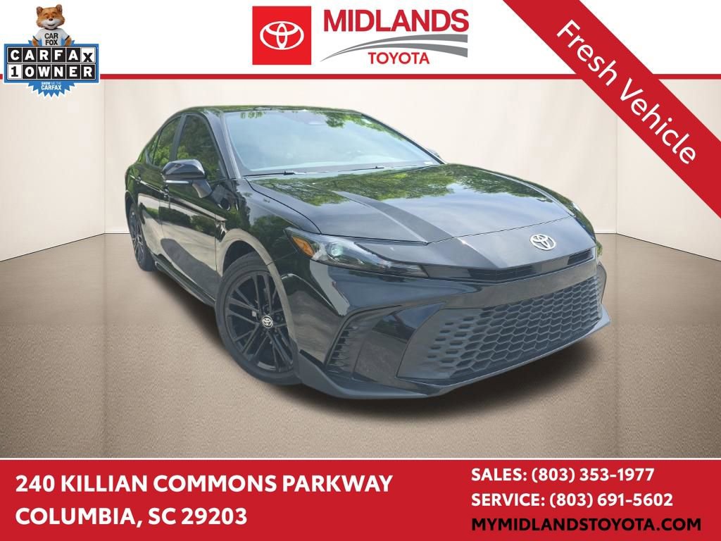 Used 2026 Toyota Camry SE image 1