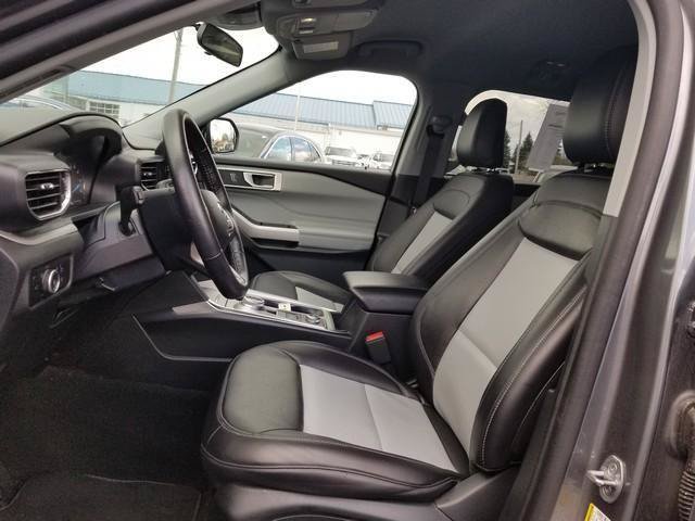 Used 2023 Ford Explorer XLT w/ Equipment Group 202A AWD/4WD image 10