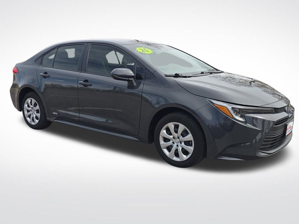 Used 2025 Toyota Corolla LE AWD/4WD image 9