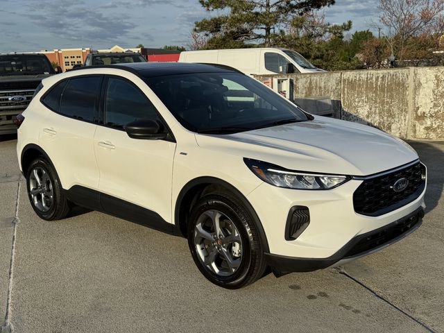 Used 2026 Ford Escape ST-Line w/ Tech Pack #1 image 6