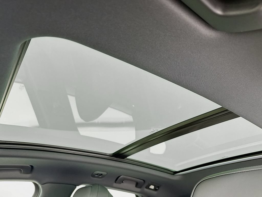 New 2026 Porsche Macan AWD/4WD image 23