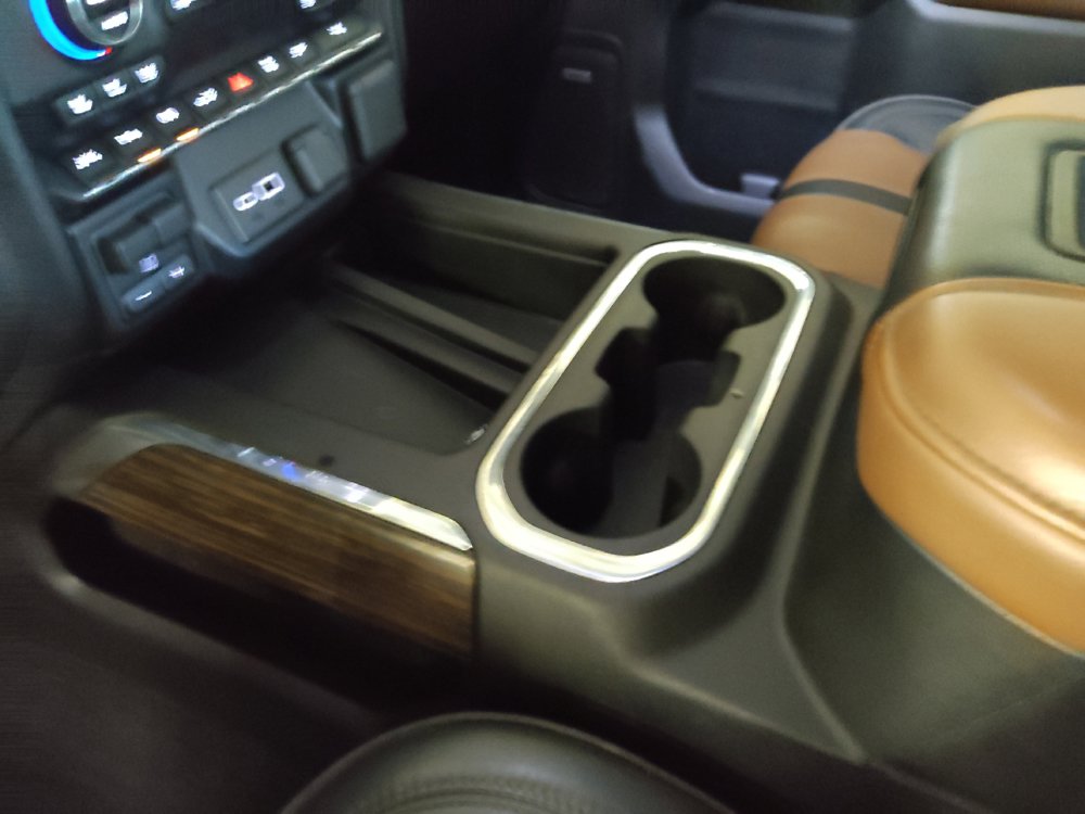 Used 2019 Chevrolet Silverado 1500 High Country w/ Technology Package AWD/4WD image 26