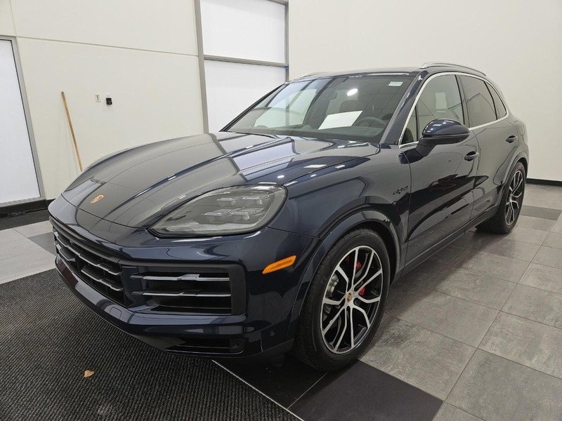 New 2026 Porsche Cayenne S image 1