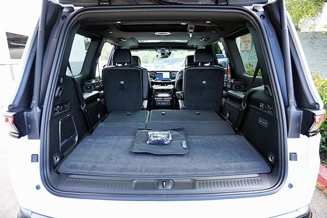 New 2026 Jeep Grand Wagoneer Limited AWD/4WD image 16
