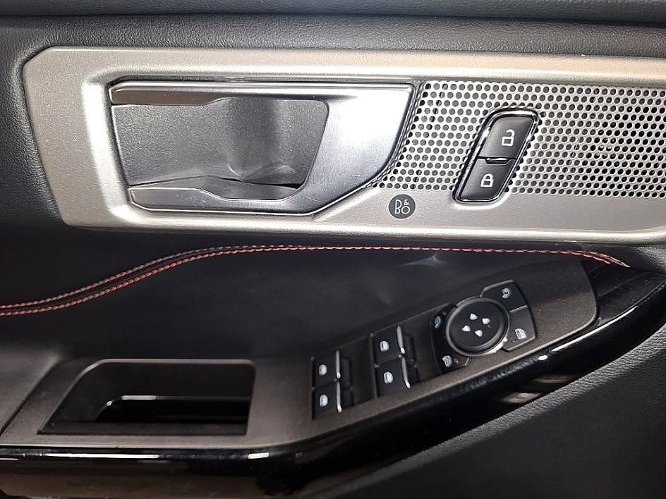 Used 2023 Ford Explorer ST-Line image 11