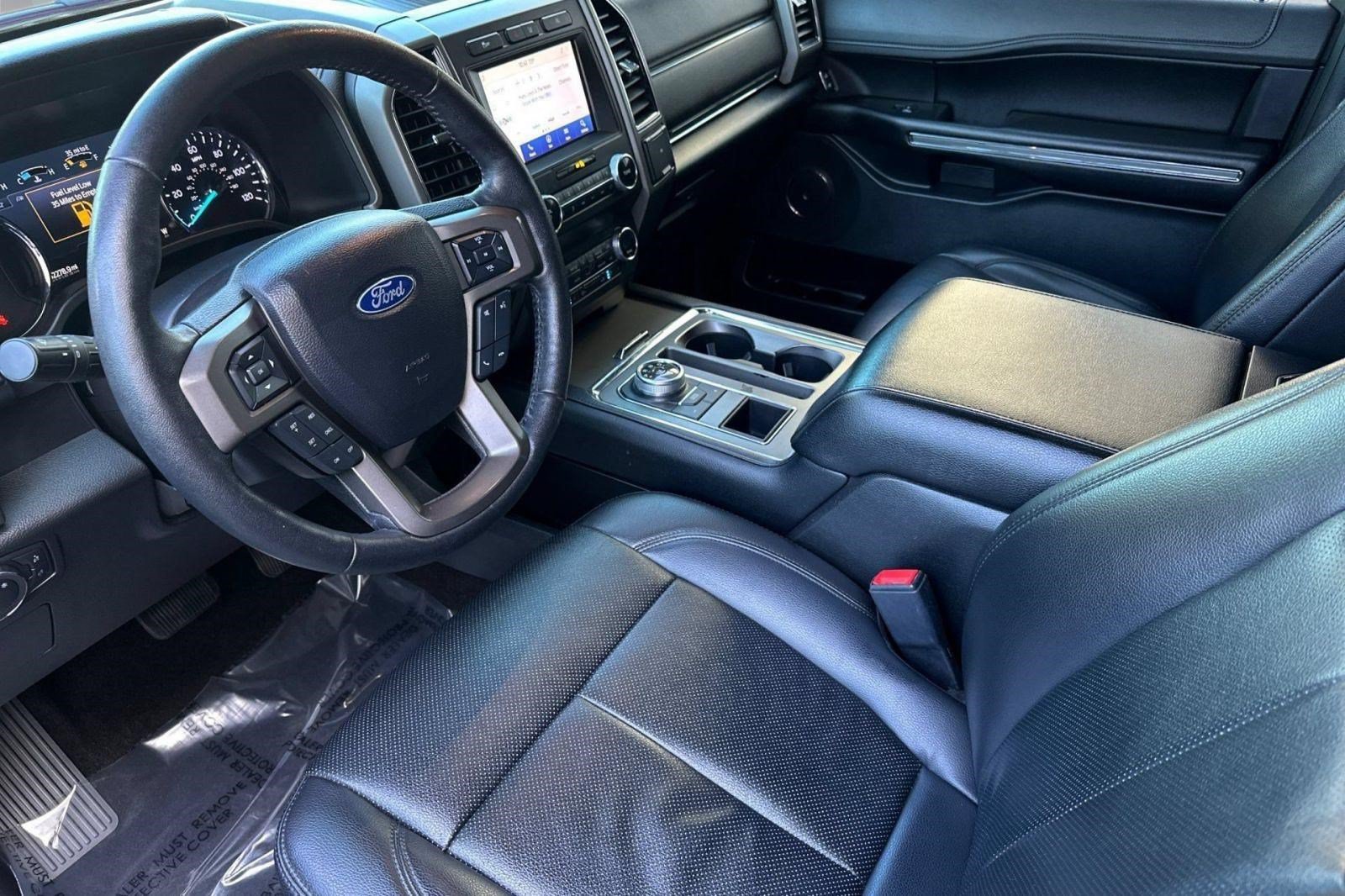 Used 2020 Ford Expedition XLT w/ Equipment Group 202A RWD image 4