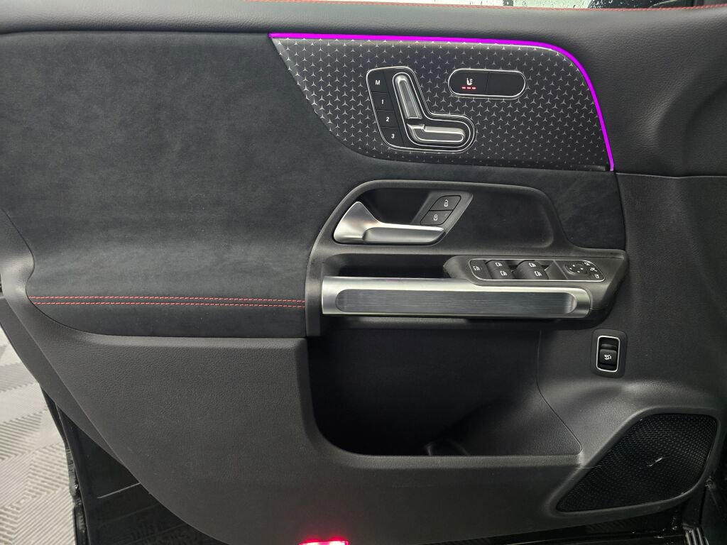 New 2026 Mercedes-Benz GLB 250 4MATIC image 24