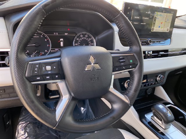 Used 2025 Mitsubishi Outlander SE AWD/4WD image 13