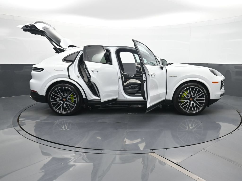 New 2026 Porsche Cayenne E-Hybrid Coupe AWD/4WD image 34