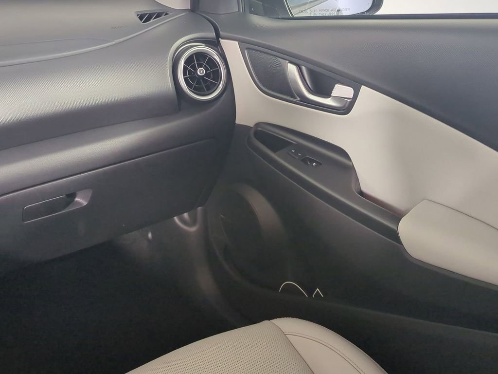 Used 2023 Hyundai Kona Limited w/ Cargo Package FWD image 20