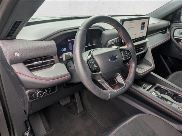 Used 2025 Ford Explorer ST image 9