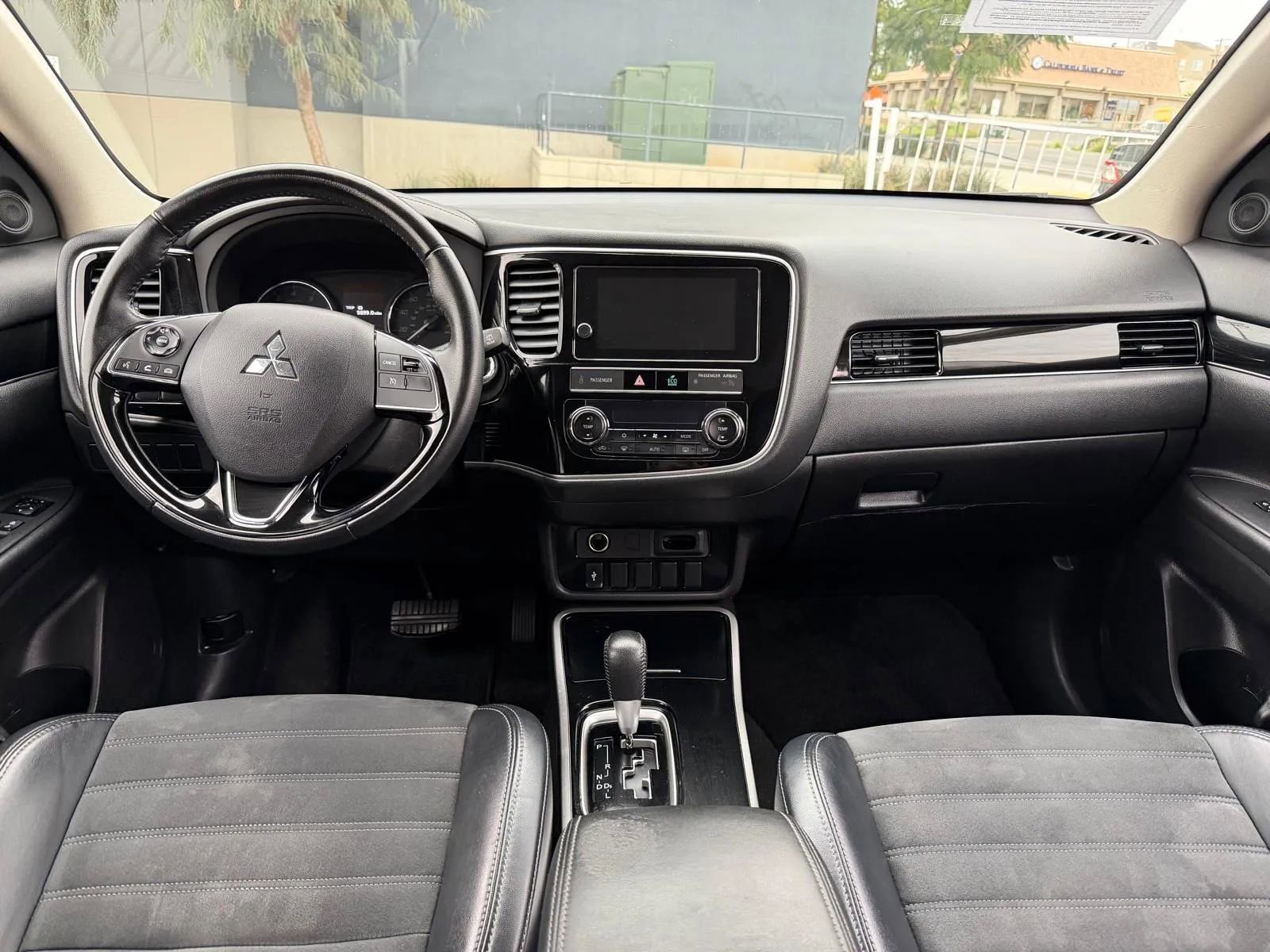 Used 2019 Mitsubishi Outlander SE image 19