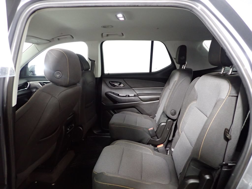 Used 2018 Chevrolet Traverse LT FWD image 32