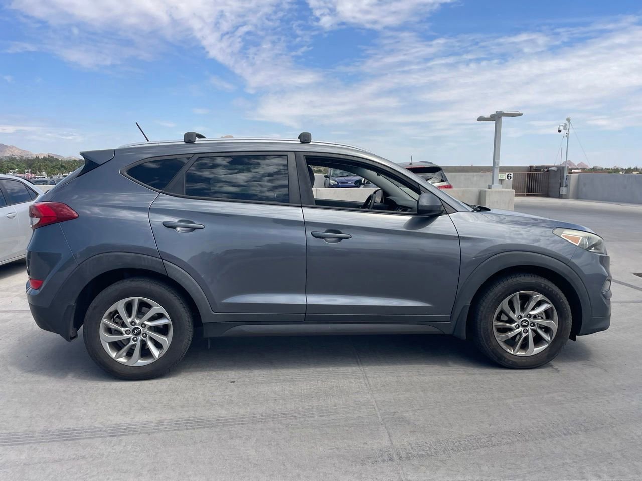 Used 2016 Hyundai Tucson SE w/ Option Group 02 FWD image 3