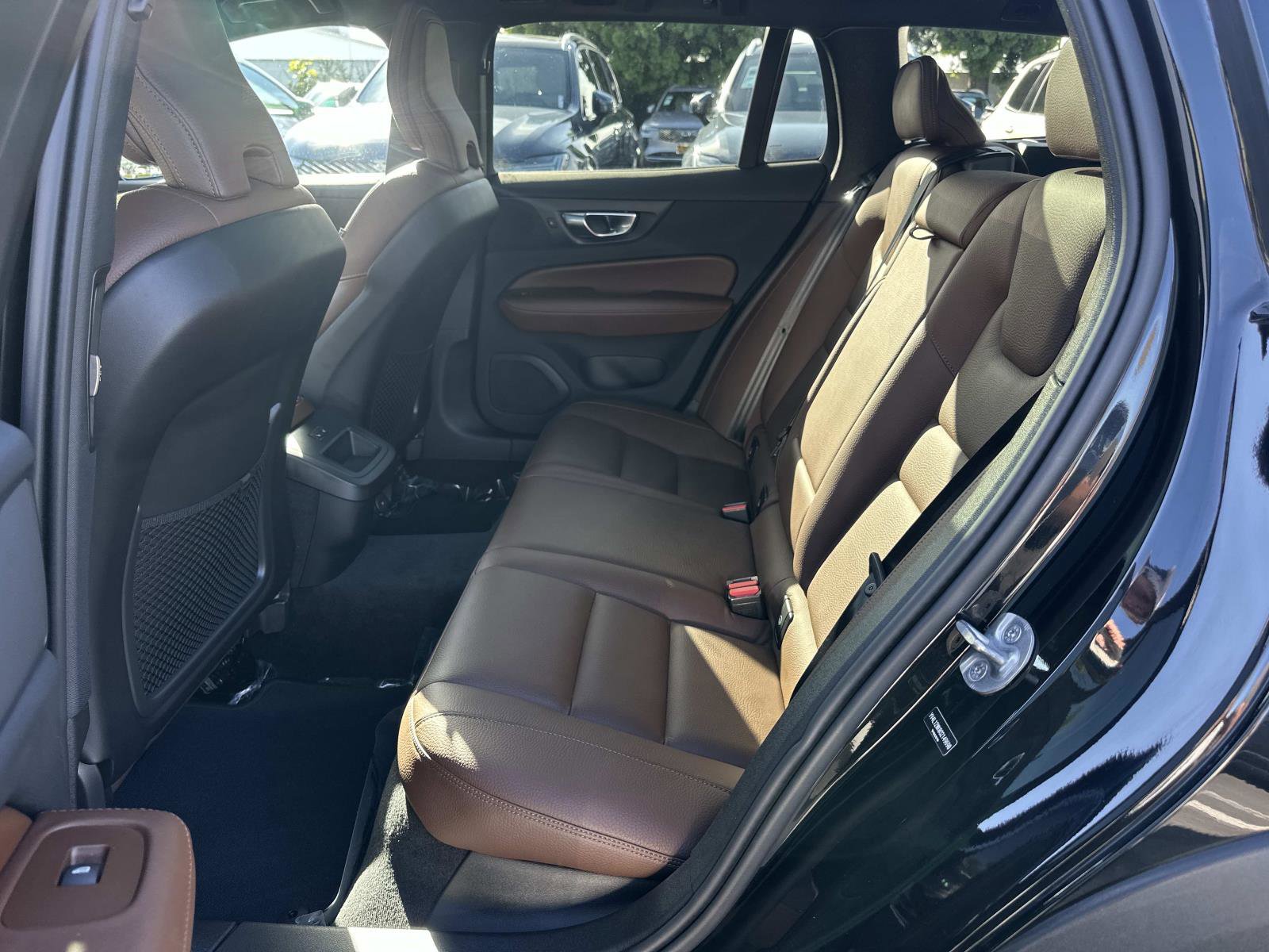 Certified 2025 Volvo V60 B5 Cross Country Plus image 21