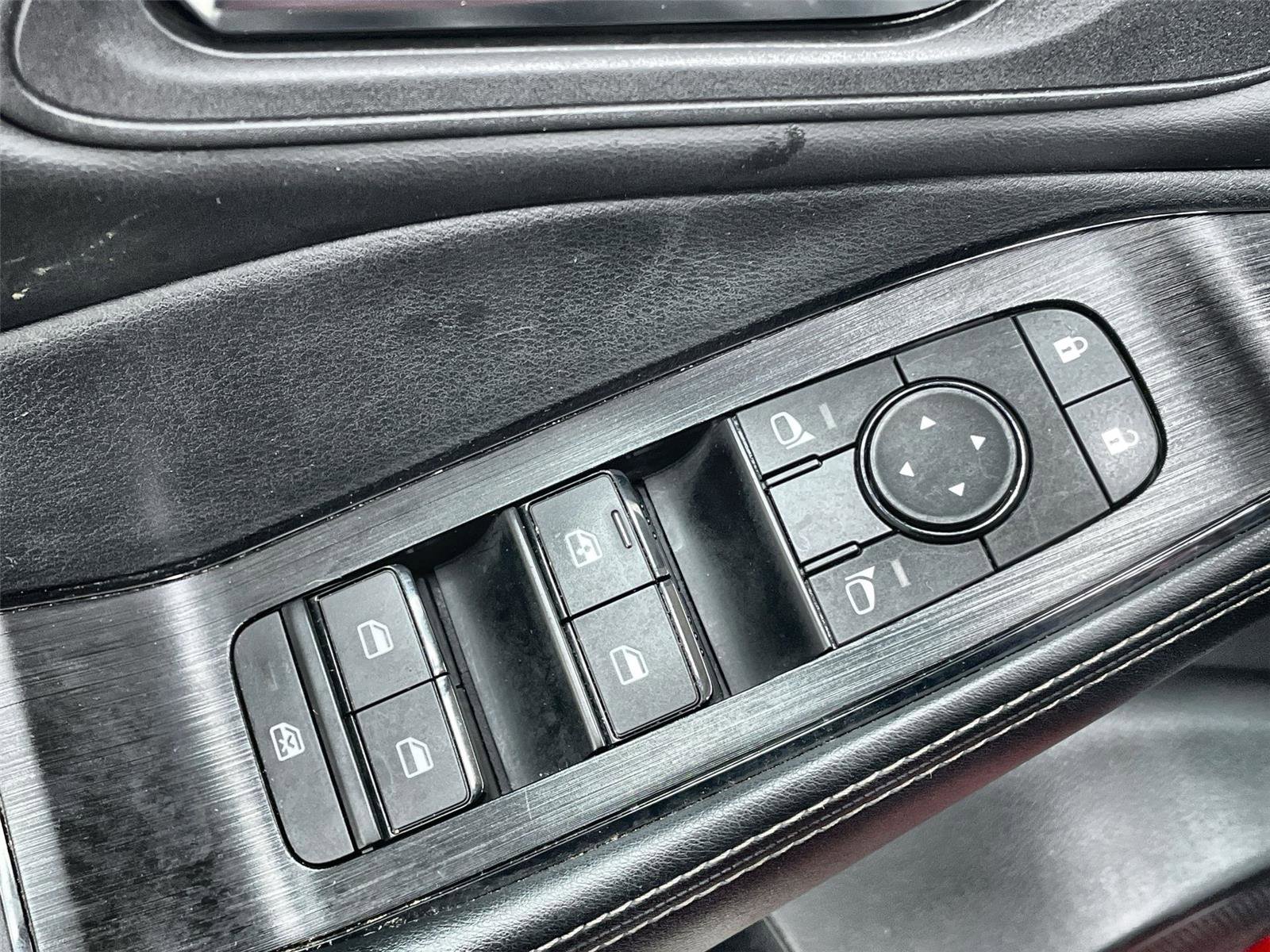 Used 2024 Nissan Rogue SV image 12