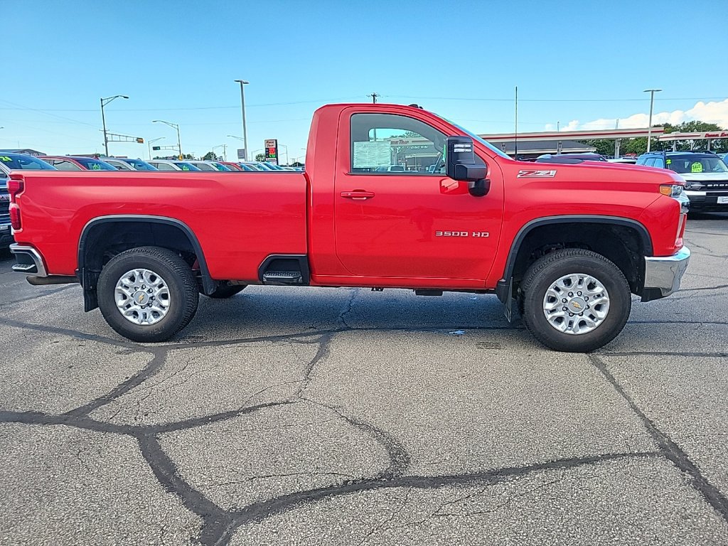 Used 2022 Chevrolet Silverado 3500 LT w/ Convenience Package AWD/4WD image 4