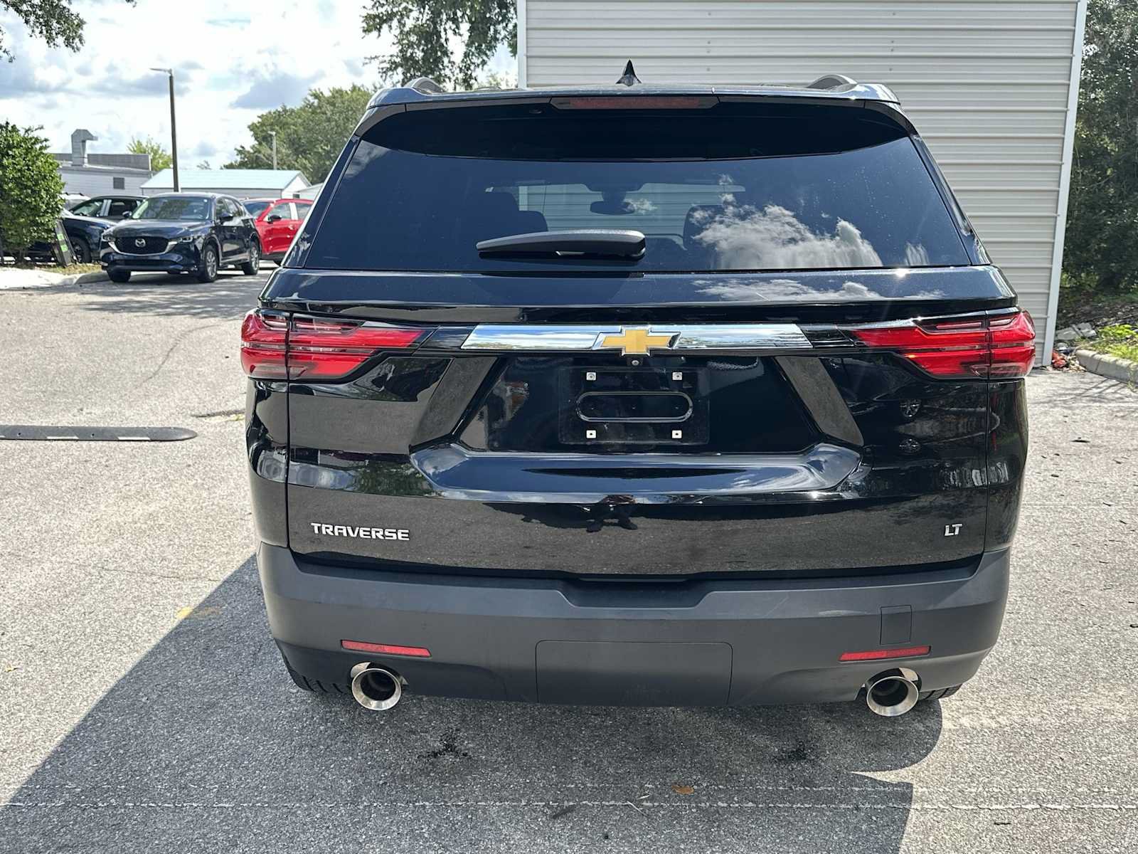Used 2023 Chevrolet Traverse LT FWD image 5
