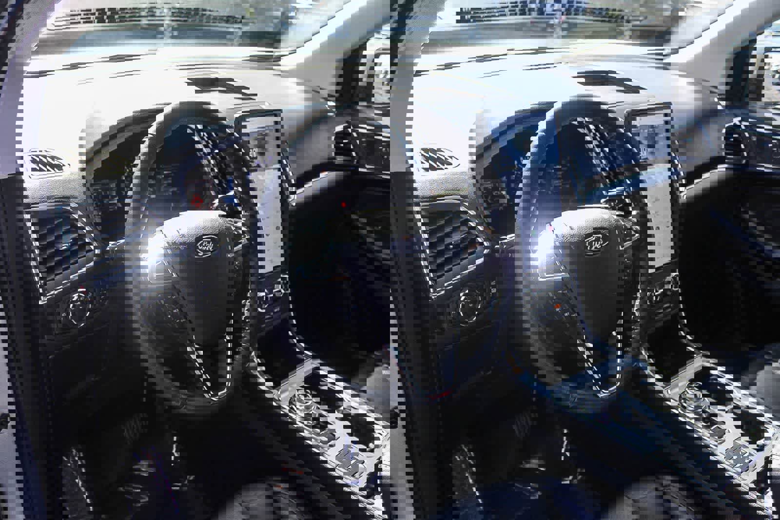 Used 2022 Ford Edge Titanium image 23