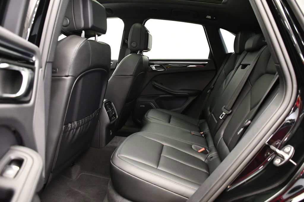 Used 2025 Porsche Macan Turbo image 43