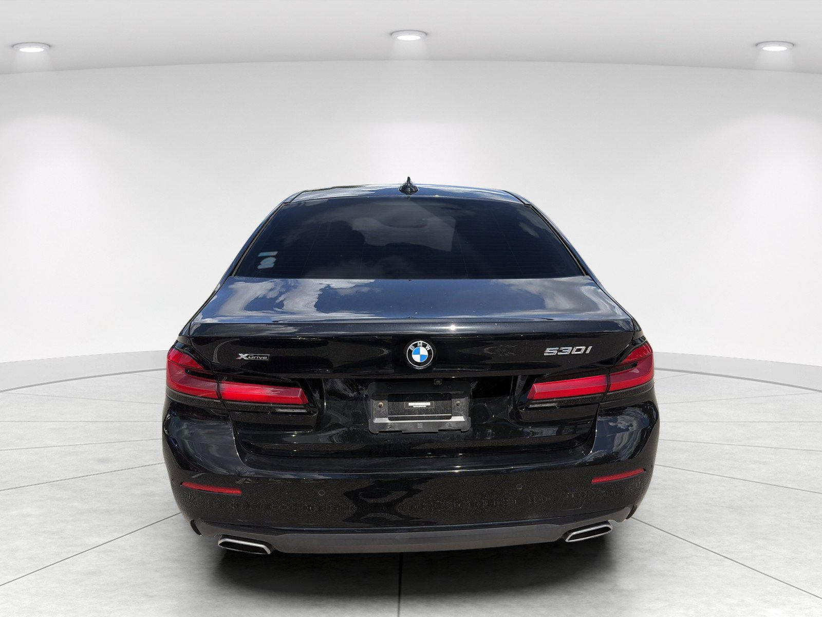 Certified 2023 BMW 530i xDrive w/ Premium Package AWD/4WD image 5