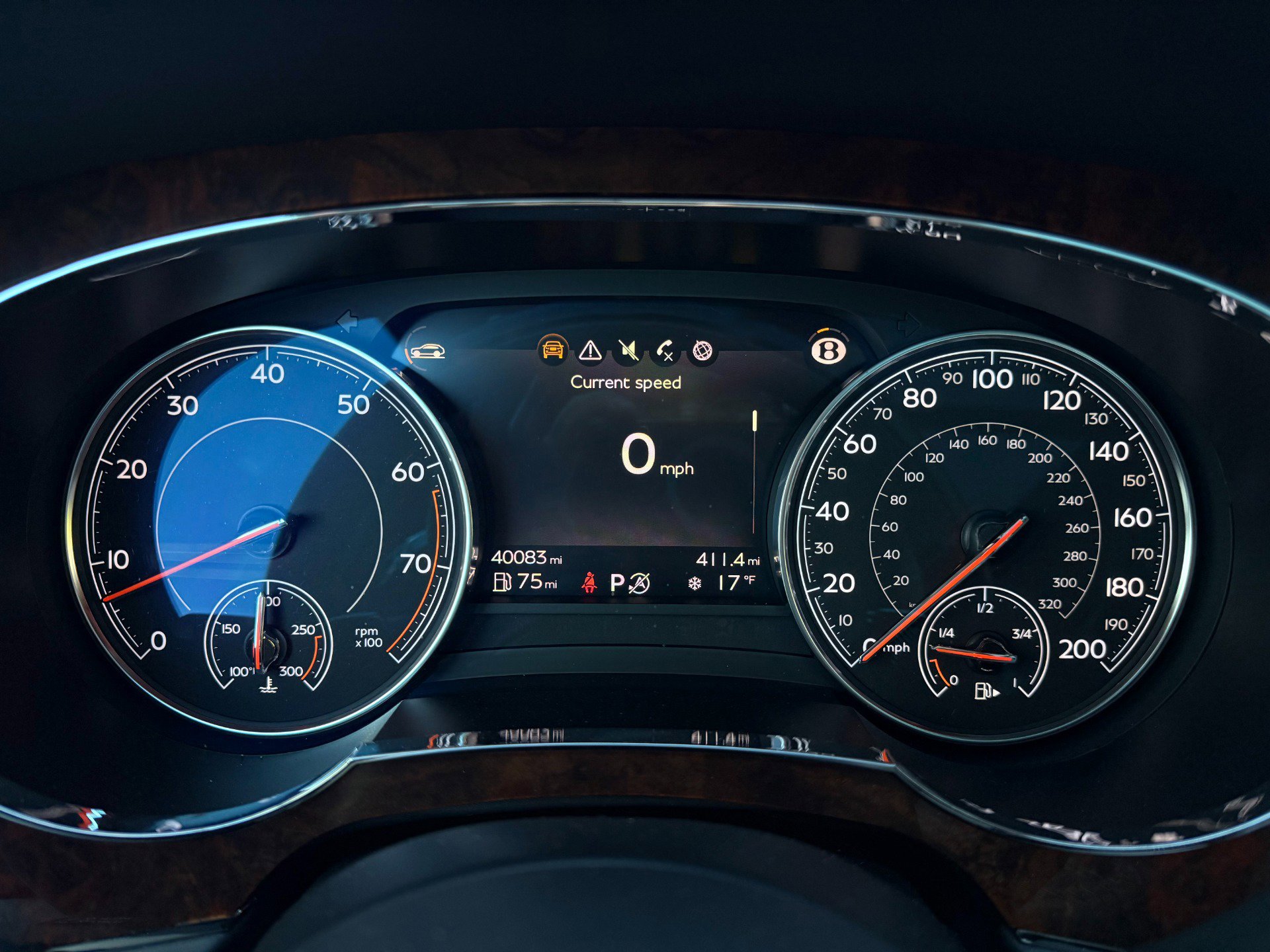 Used 2018 Bentley Bentayga image 35