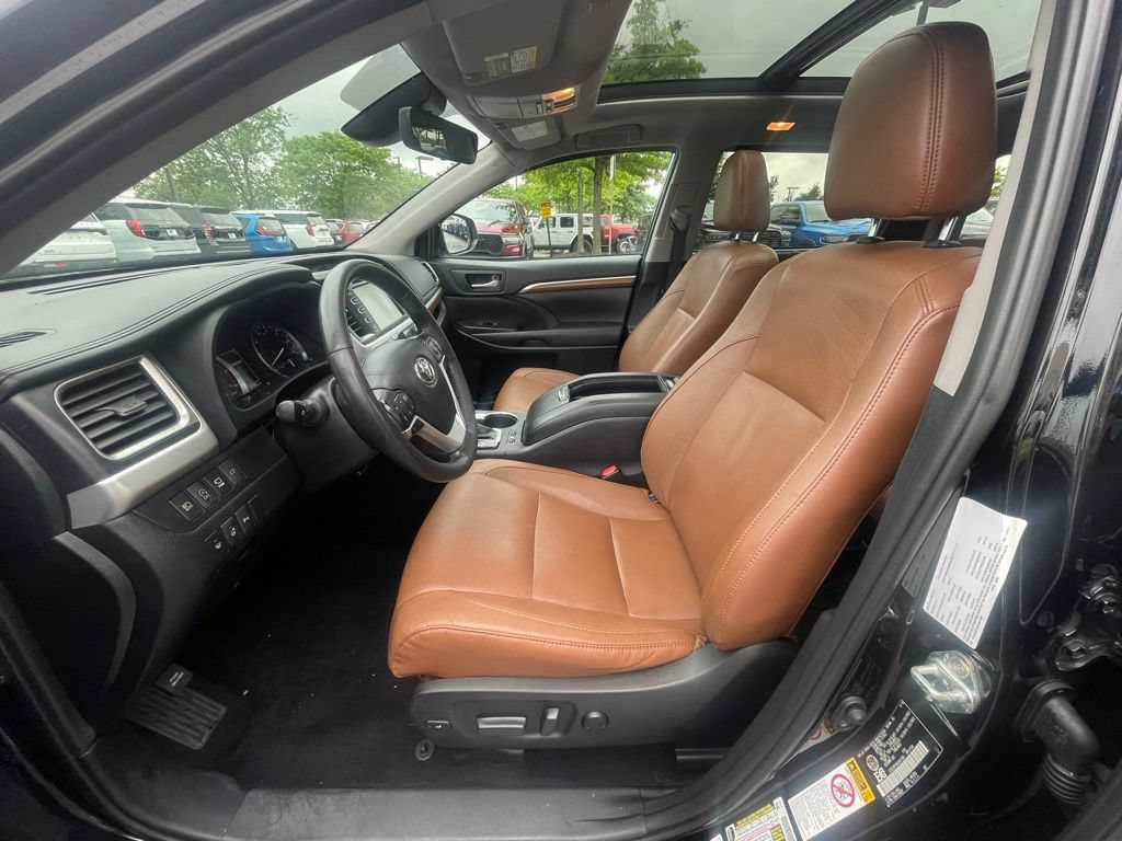 Used 2019 Toyota Highlander Limited AWD/4WD image 21