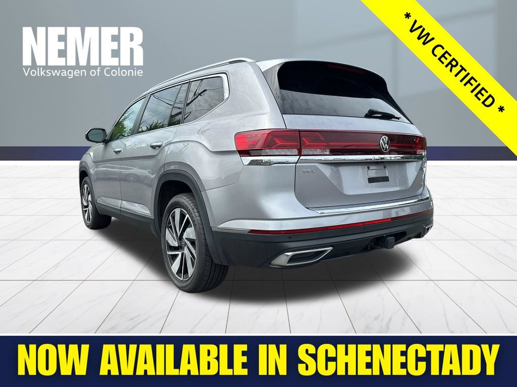 Used 2024 Volkswagen Atlas SEL AWD/4WD image 2
