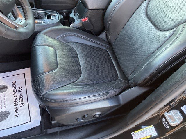 Certified 2021 Jeep Cherokee Limited w/ Elite Package image 11