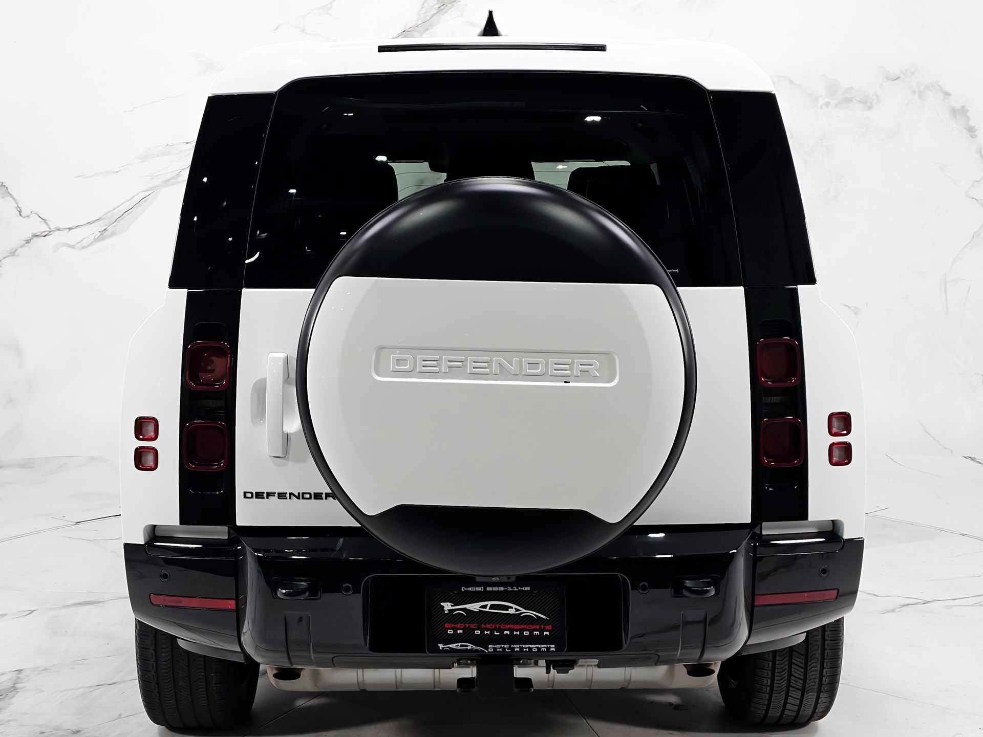 Used 2024 Land Rover Defender 130 X-Dynamic SE AWD/4WD image 10