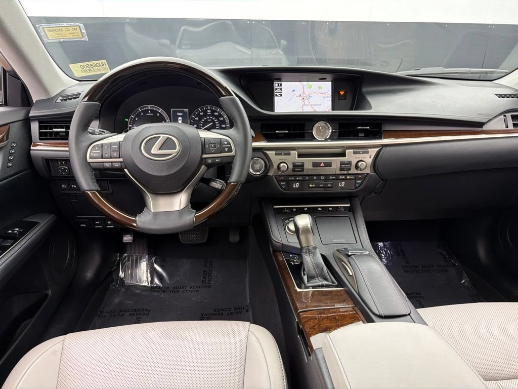 Used 2017 Lexus ES 350 w/ Luxury Package FWD image 7