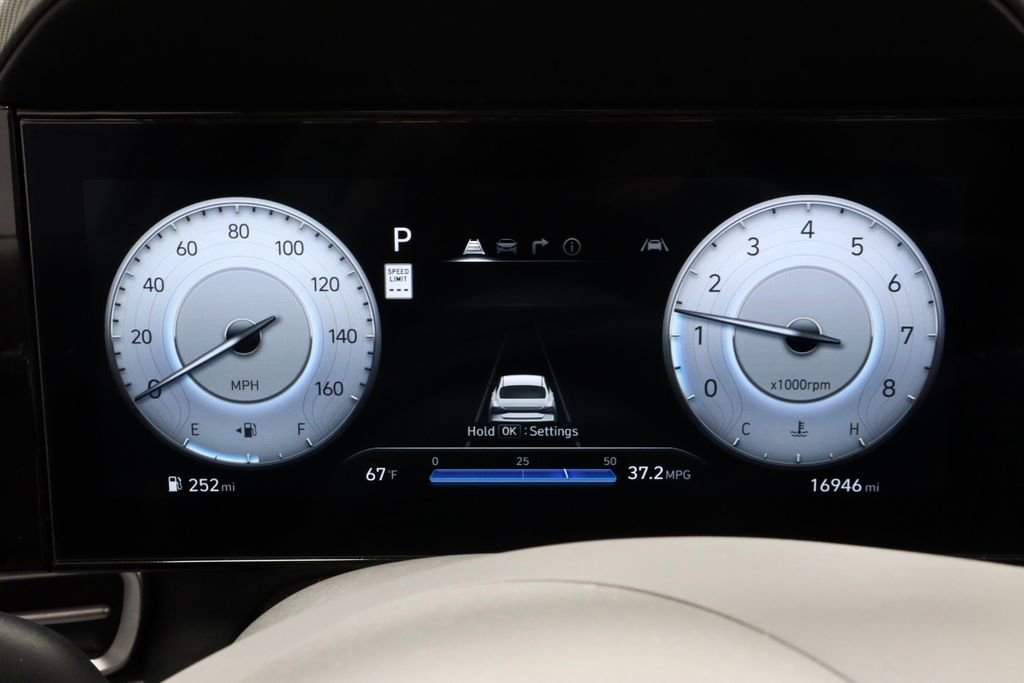 Certified 2025 Hyundai Elantra SEL FWD image 28