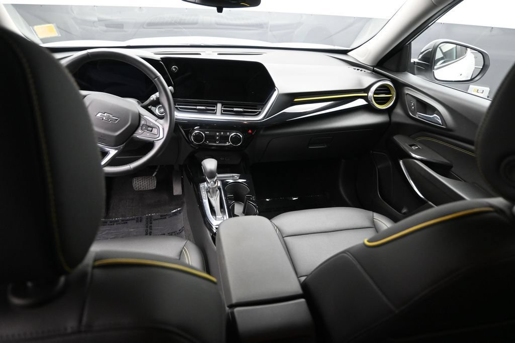 Used 2024 Chevrolet Trax ACTIV w/ Sunroof Package FWD image 14