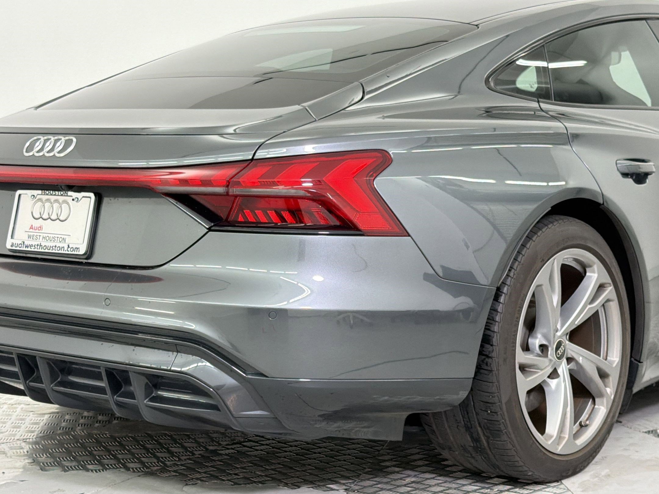 Used 2023 Audi e-tron GT Premium Plus AWD/4WD image 18