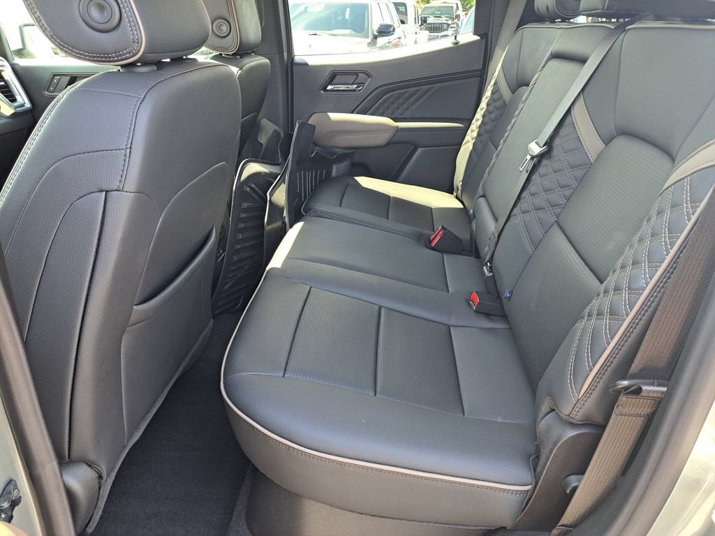 Used 2025 GMC Canyon Denali AWD/4WD image 25