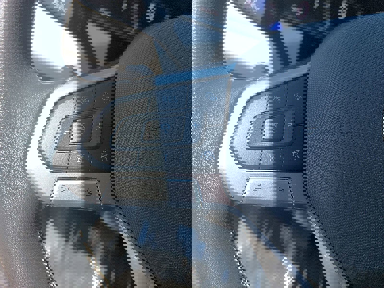 Used 2025 Volkswagen Taos S FWD image 19