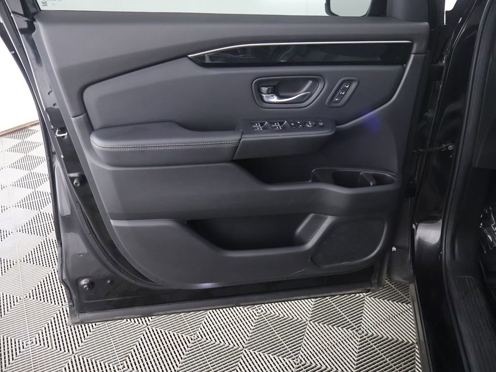 Used 2023 Honda Pilot Touring image 26