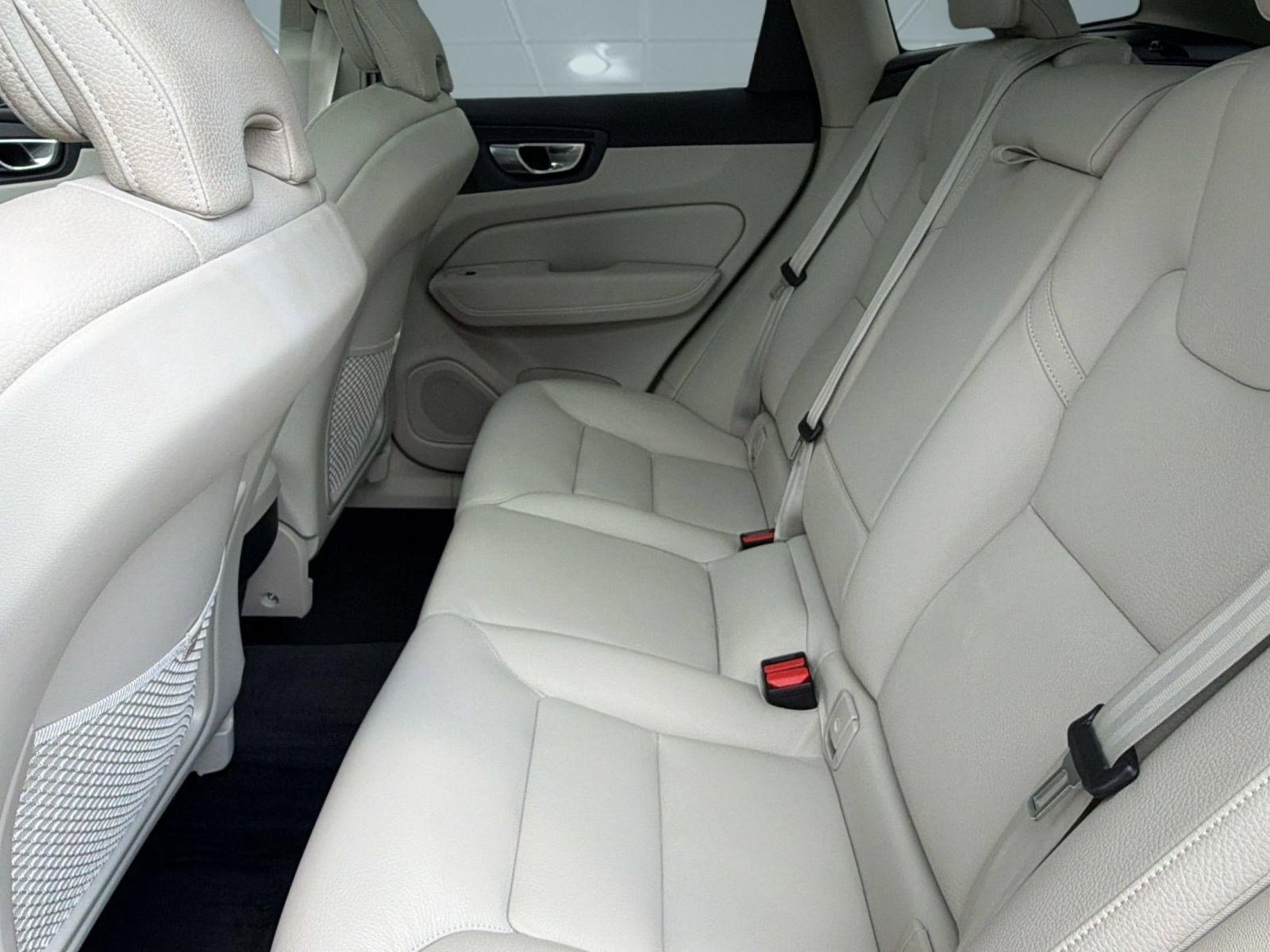 Used 2024 Volvo XC60 B5 Plus w/ Protection Package Premier AWD/4WD image 22