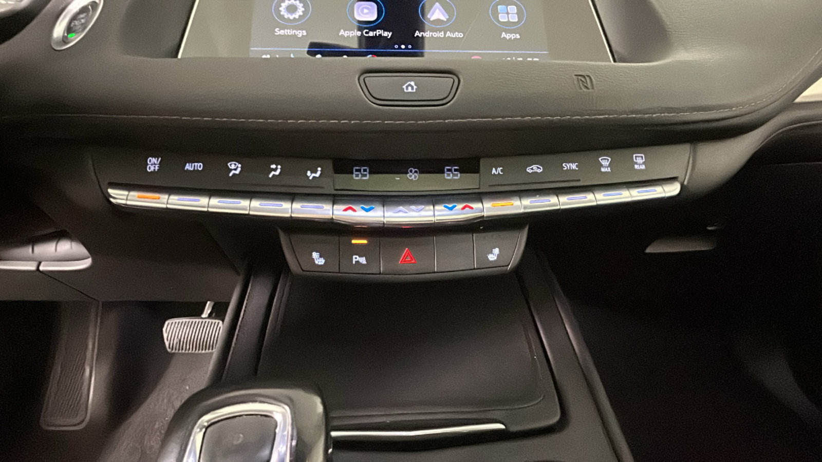 Used 2019 Cadillac XT4 Premium Luxury w/ Cold Weather Package AWD/4WD image 27