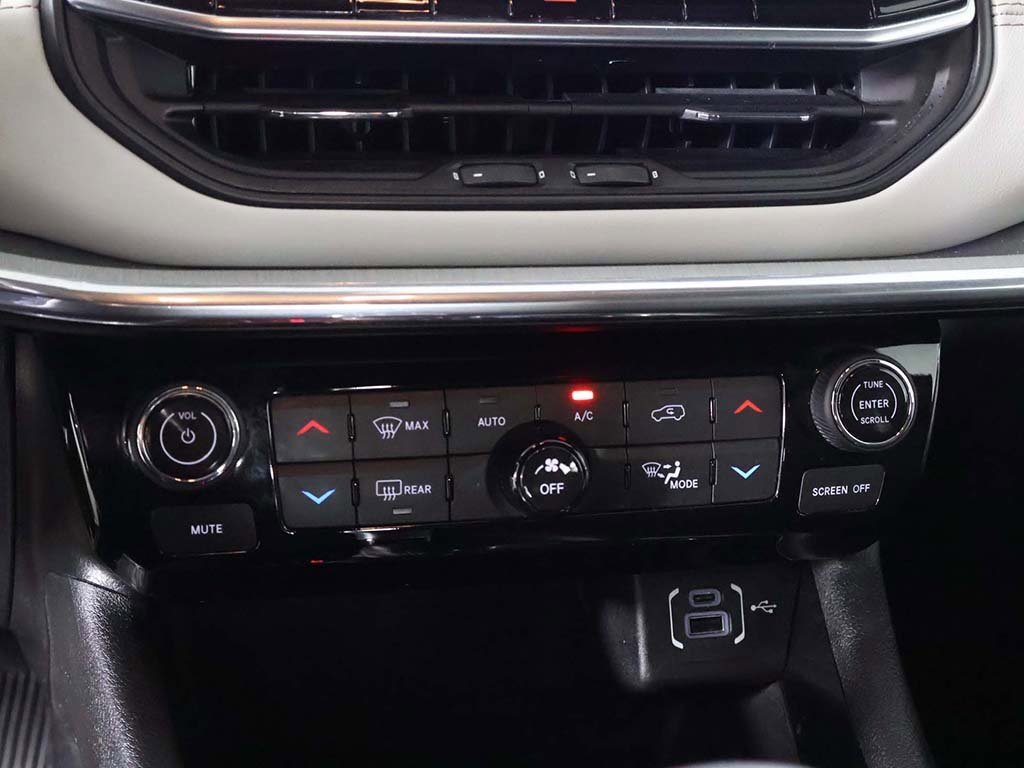 Used 2023 Jeep Compass Limited image 46